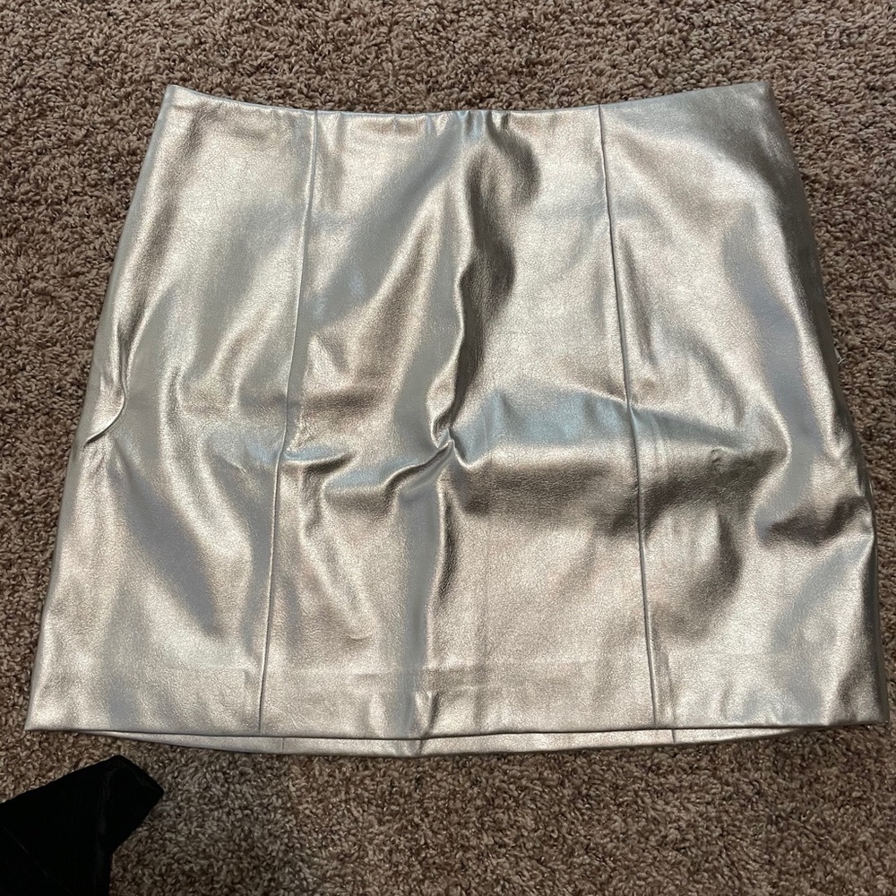 Guess vegan leather silver mini skirt 6